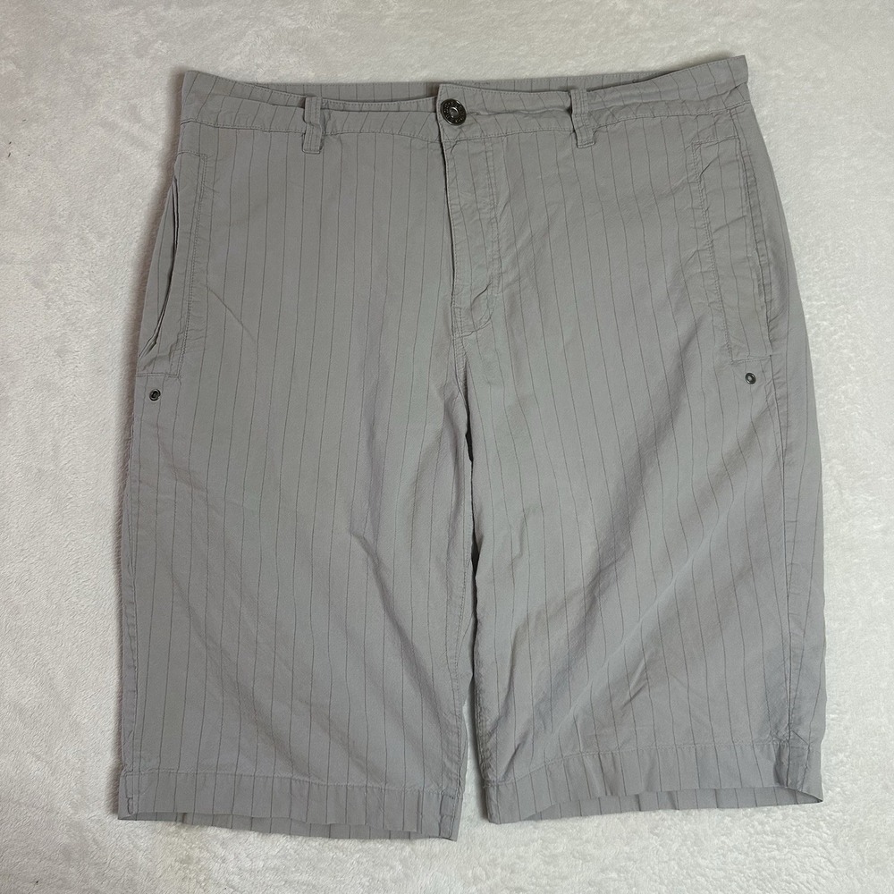 GUESS Striped Shorts Mens 36 Gray Pinstripe Preppy Coastal Nautical Bermuda